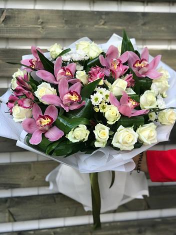 Букет цветов из: Розы и Хризантемы в Рыболово