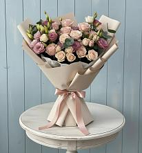 Букет цветов из:  Розы и Лизиантусы в Рыболово