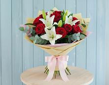 Букет цветов из:  Лилии и Розы в Рыболово