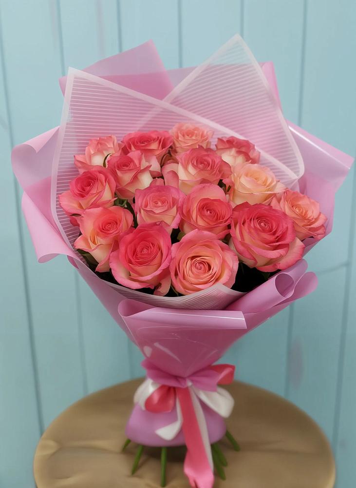Букет 15 Розовых роз Равель в Рыболово