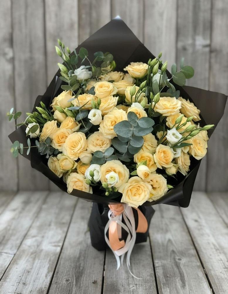 Букет цветов из: Розы и Лизиантусы в Рыболово