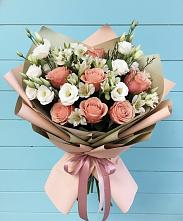 Букет цветов из:  Розы, Альстромерии и Лизиантусы в Рыболово