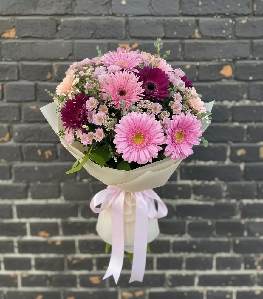 Букет цветов из: Герберы и Хризантемы в Рыболово