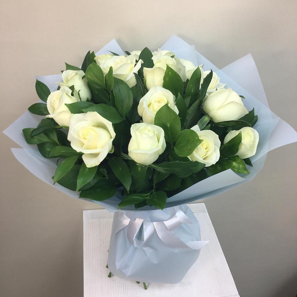 Букет 15 Белых роз Проуд в Рыболово