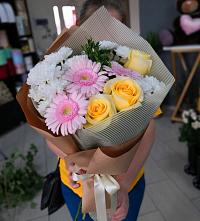 Букет цветов из:  Герберы, Розы и Хризантемы в Рыболово