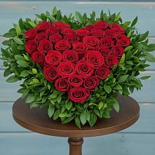 Цветочная композиция из Розы в виде сердца в Рыболово