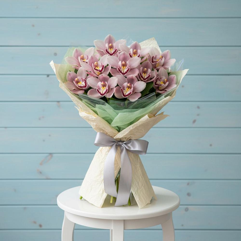 Букет цветов из: Орхидеи и Розы в Рыболово