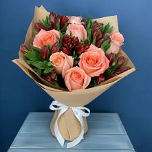 Букет цветов из:  Розы и Альстромерии в Рыболово