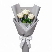Букет 3 белые розы в Рыболово