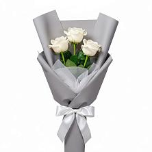 Букет 3 белые розы в Рыболово