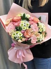 Букет нежные объятья в Рыболово Букет цветов из: Гвоздики, Розы и Хризантемы в Рыболово
