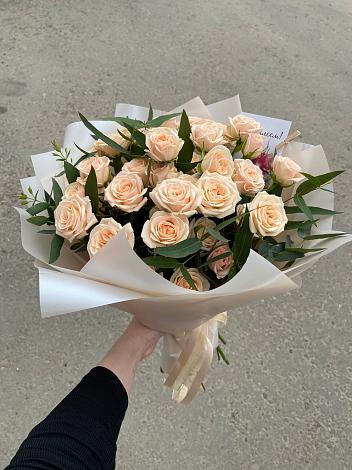Букет Кремовые розы Латте в Рыболово