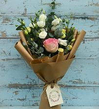 Букет цветов из:  Розы и Лизиантусы в Рыболово