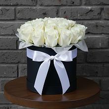 Цветочная композиция из Розы в шляпной коробке в Рыболово