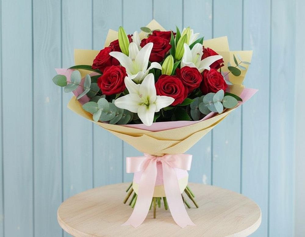 Букет цветов из: Лилии и Розы в Рыболово